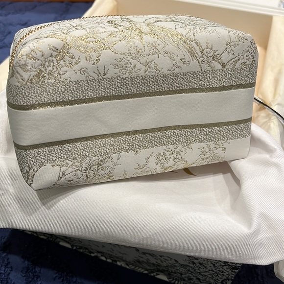 Christian Dior Diortravel Beauty Pouch - Picture 4 of 14